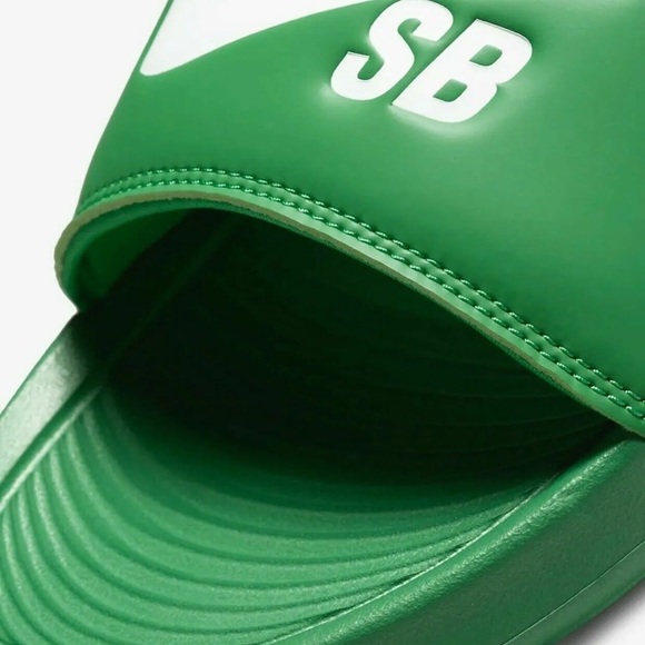 New Nike SB Victory One Slides Lucky Green (Sizes 11-15) DR2018 300 - Picture 7 of 7